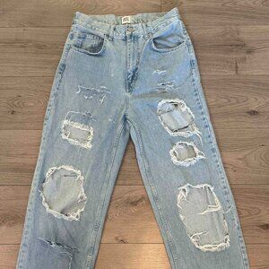 BDG DISTRESSED JEANS
